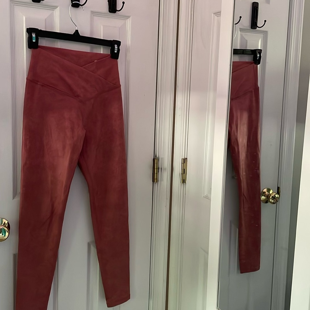 pink aerie crossover leggings